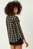 HN4285 BLACK Womens Heavy Plaid Patch Pocket Shacket Back